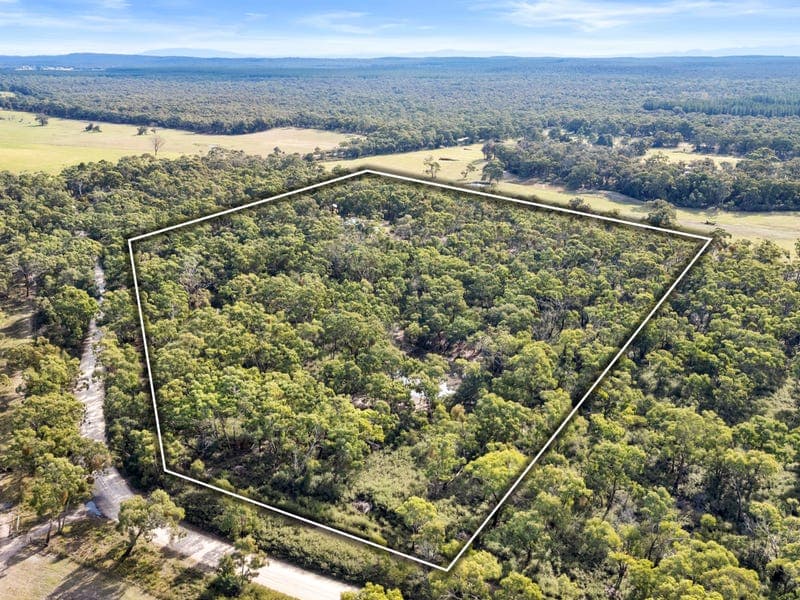 13 Bradleys Road, Stradbroke