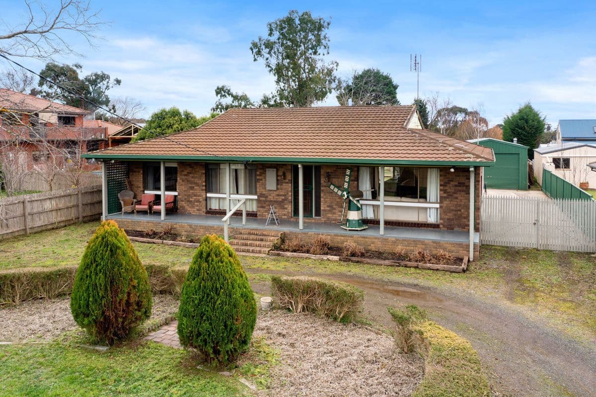 52 Tylden-Woodend Road