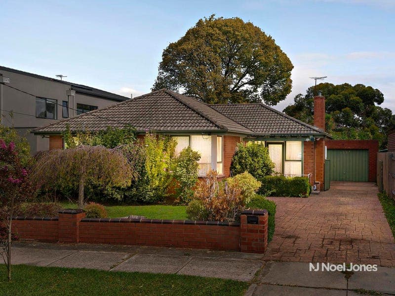 17 Joan Crescent, Burwood East