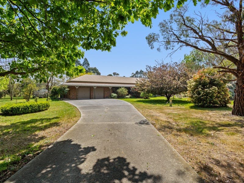 5 Elizabeth Court, Westbury