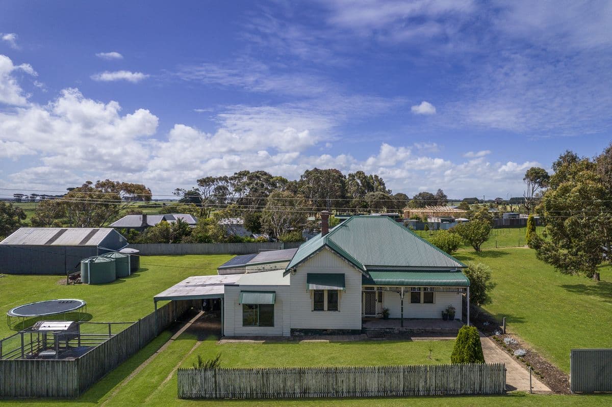 2 LINDSAY STREET