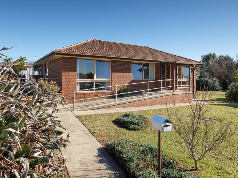 1 McKay Court, Tallangatta