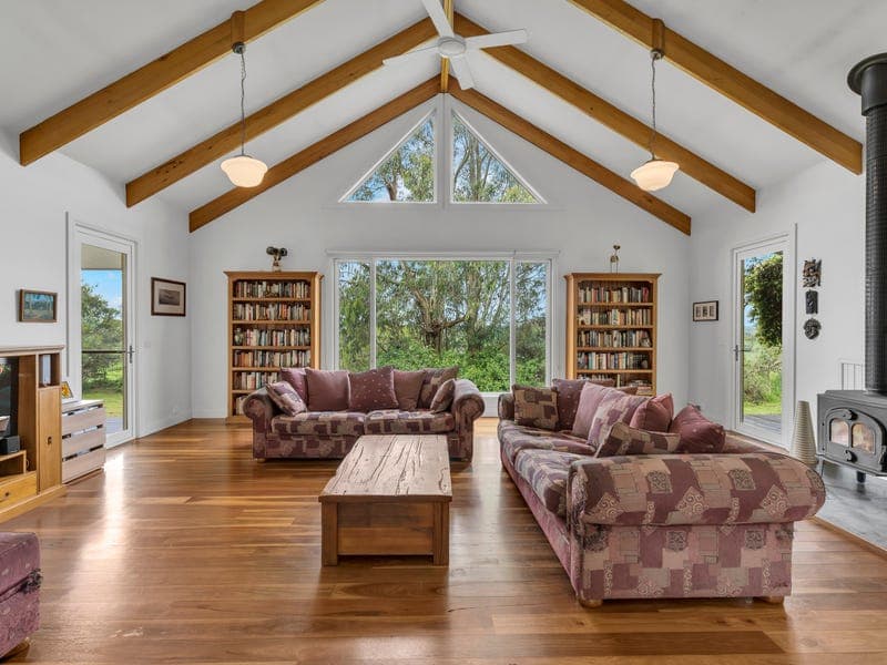 148 Old Telegraph Road East