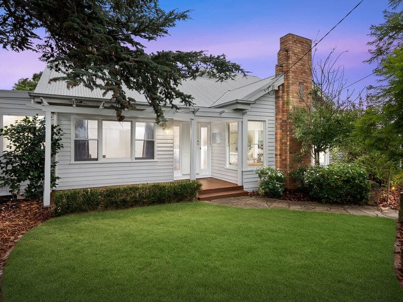 6 Hill Street, Belmont