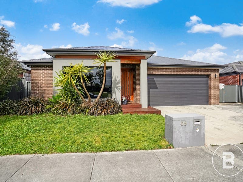 88 Hocking Avenue, Mount Clear