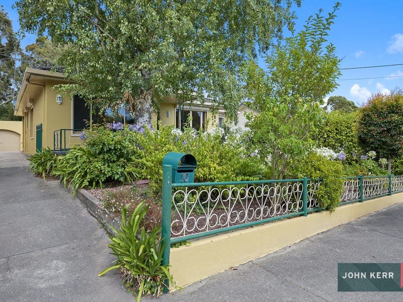 10 Eastleigh Court, Newborough