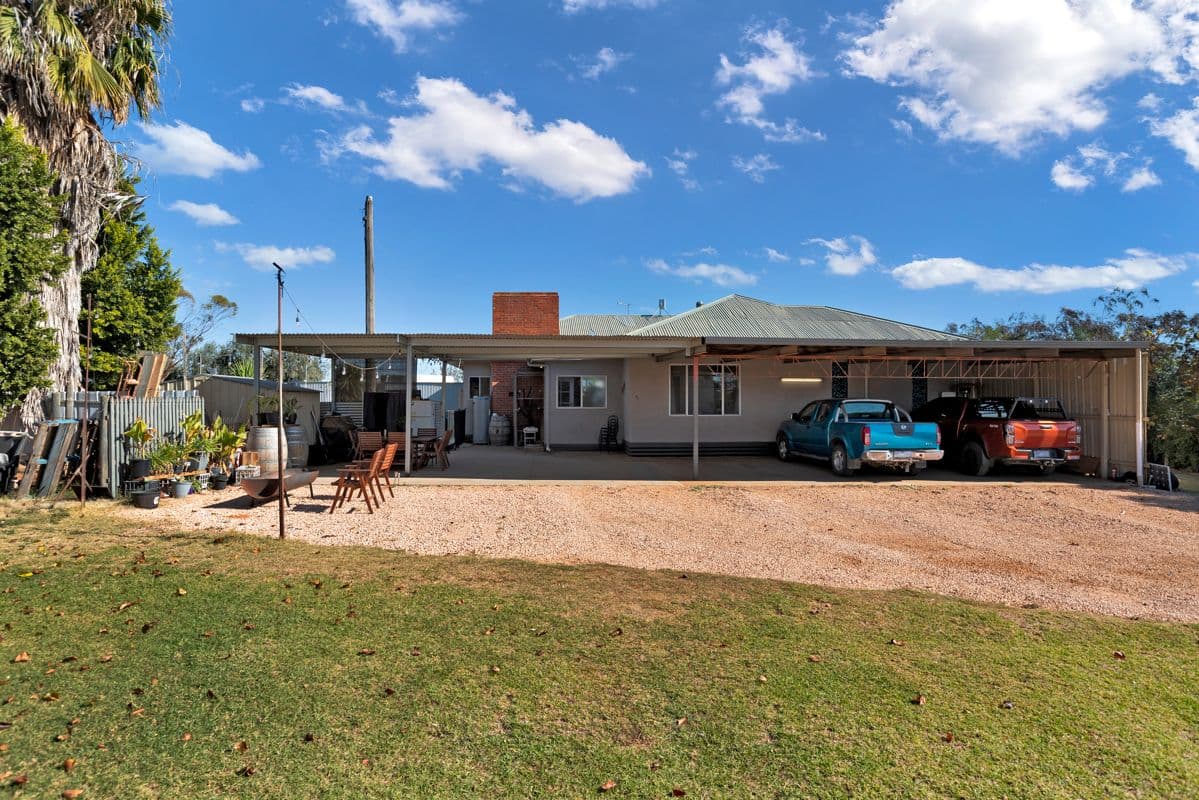 1125 Sturt Highway