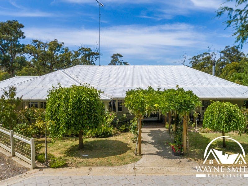 180 Doctors Creek Road, Clonbinane