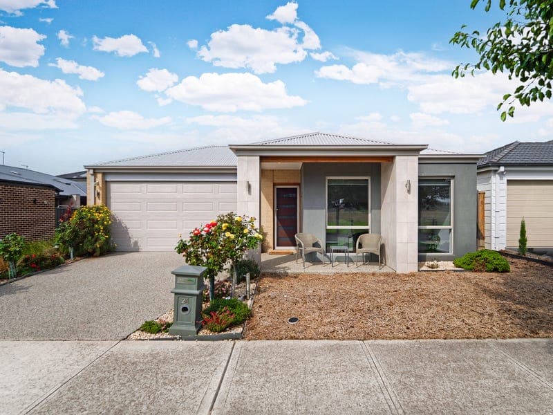 24 Bales Road, Cranbourne East