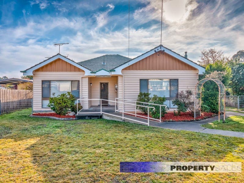 5 Carbine Street, Moe