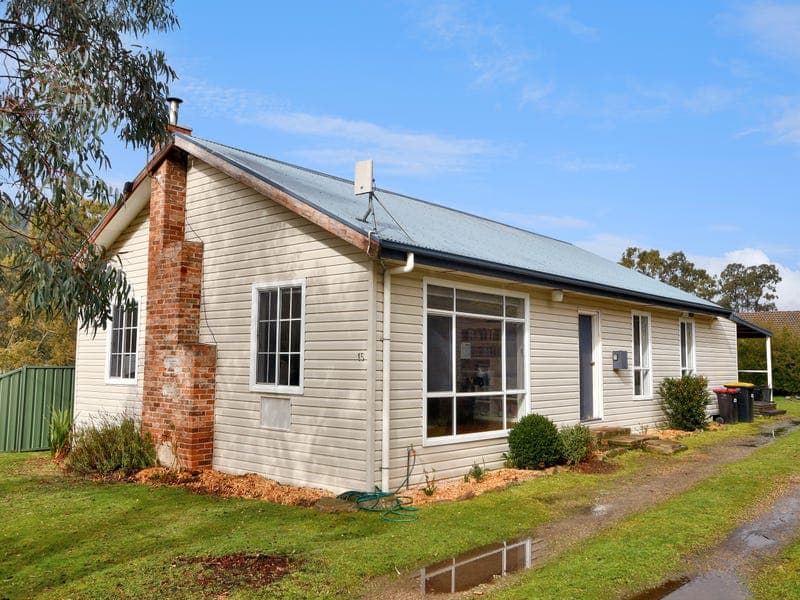 15 Hemley Court, Halls Gap