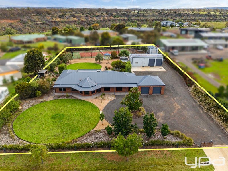 3 Eyrie Court