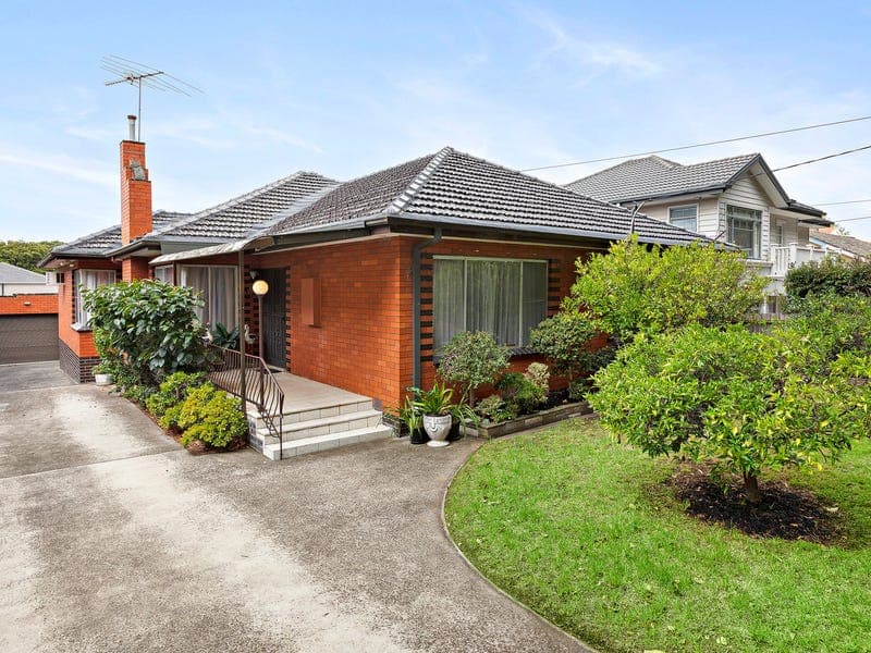 16 Lincoln Avenue, Oakleigh