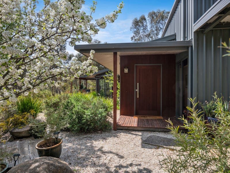 50 Buckeye Lane, Ravenswood