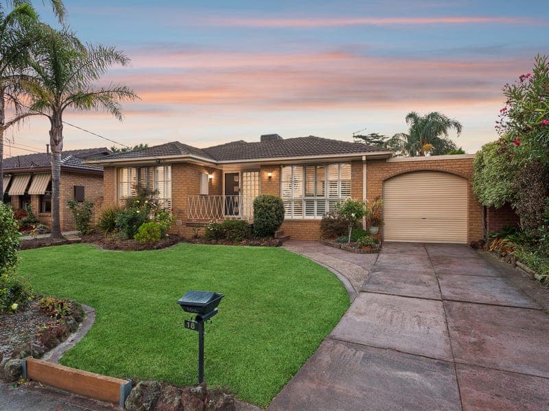 18 Pickworth Drive, Dingley Village