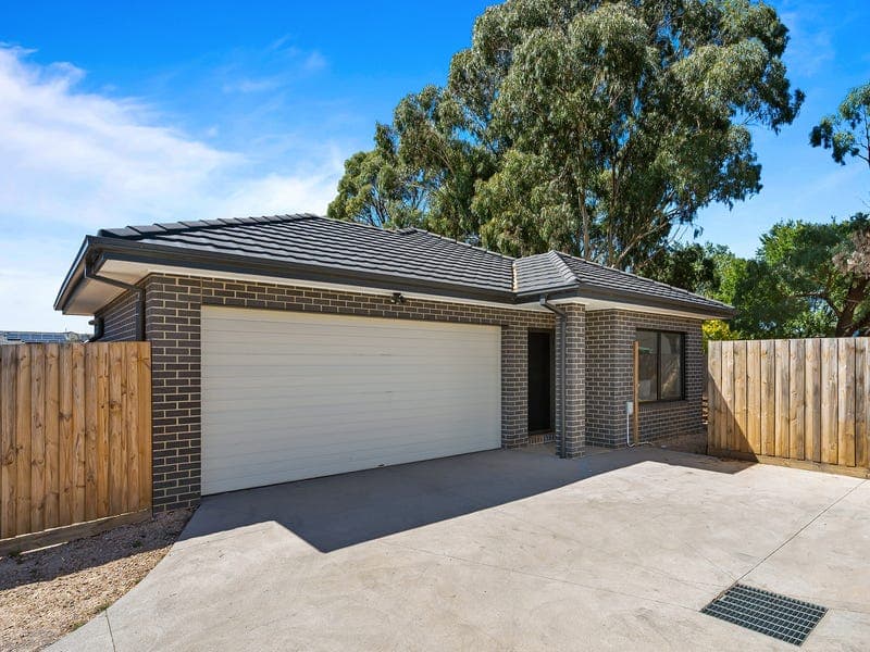 3/8 Johnson Court