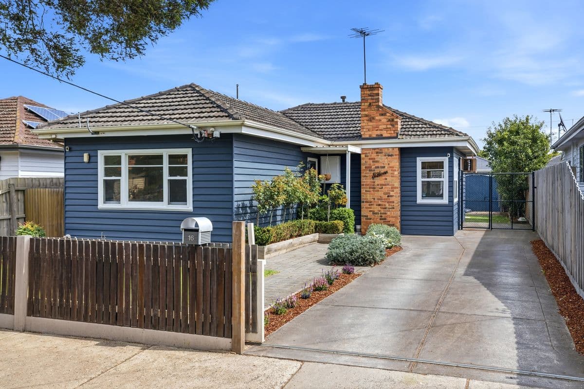 16 Stanger Street