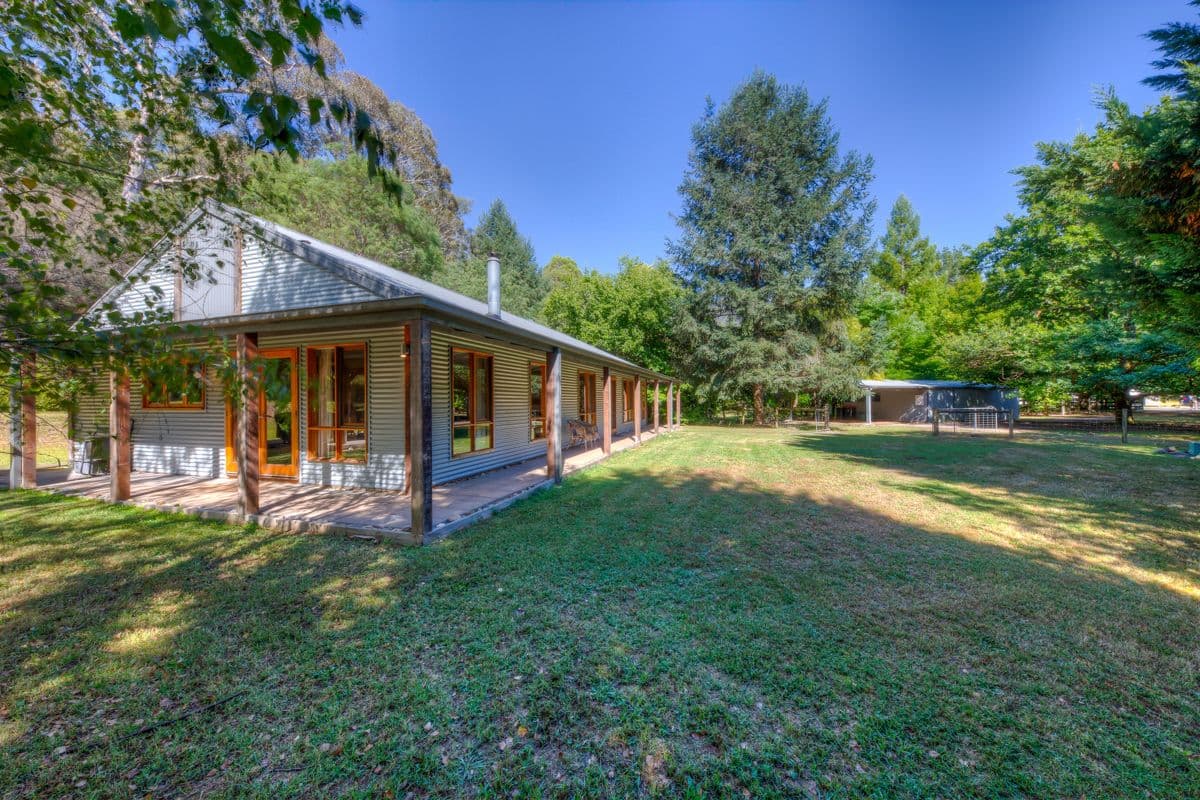 11 PINE COURT