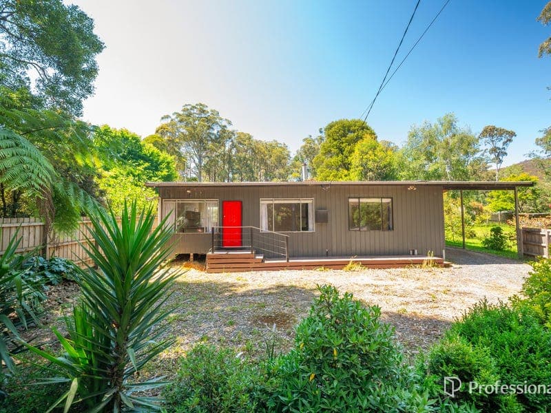 12 Rainbow Trout Avenue, East Warburton