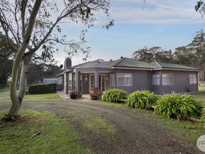 100 Boundary Road, Navigators