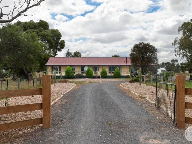 140 School Road, Balliang East