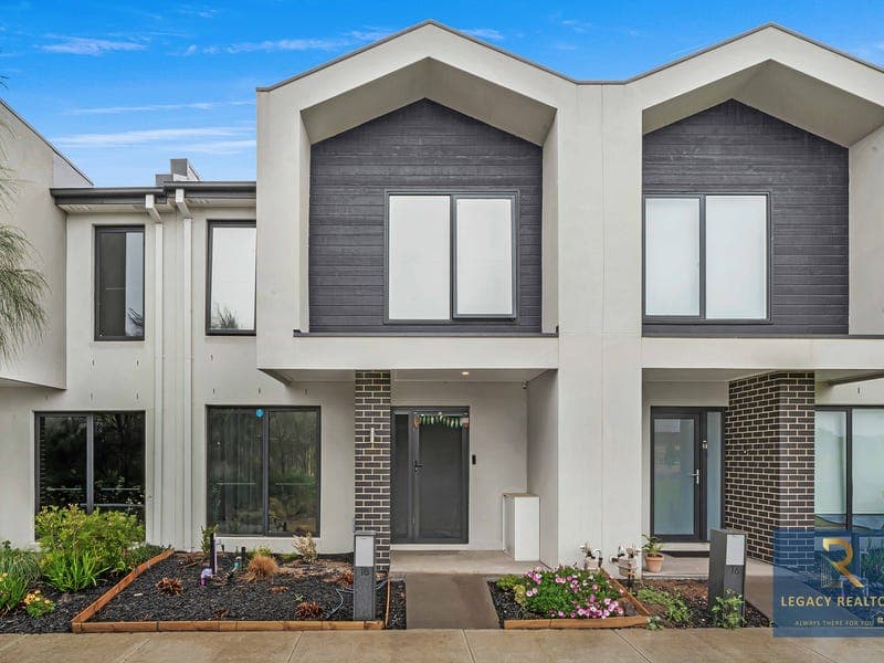 18 Bonsallo Walk, Tarneit