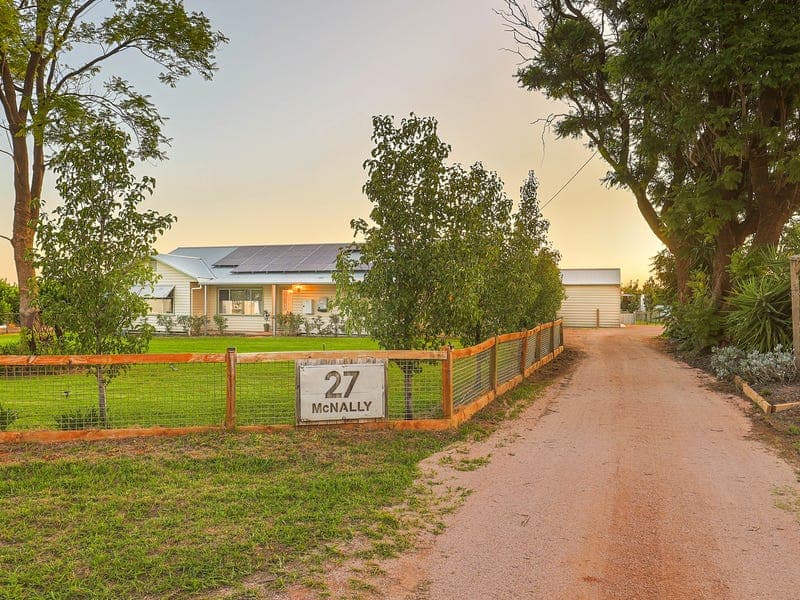 27 McNally Road, Cardross