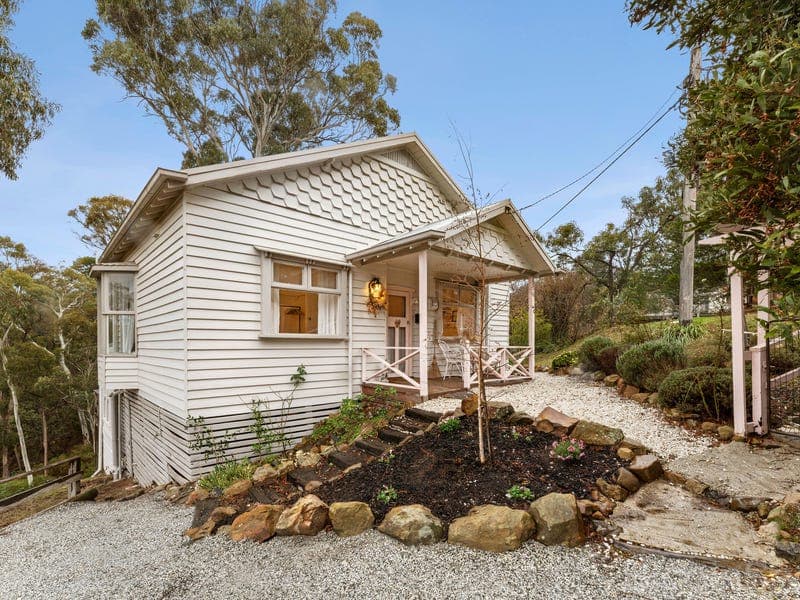 2 Golden Springs Avenue, Hepburn Springs