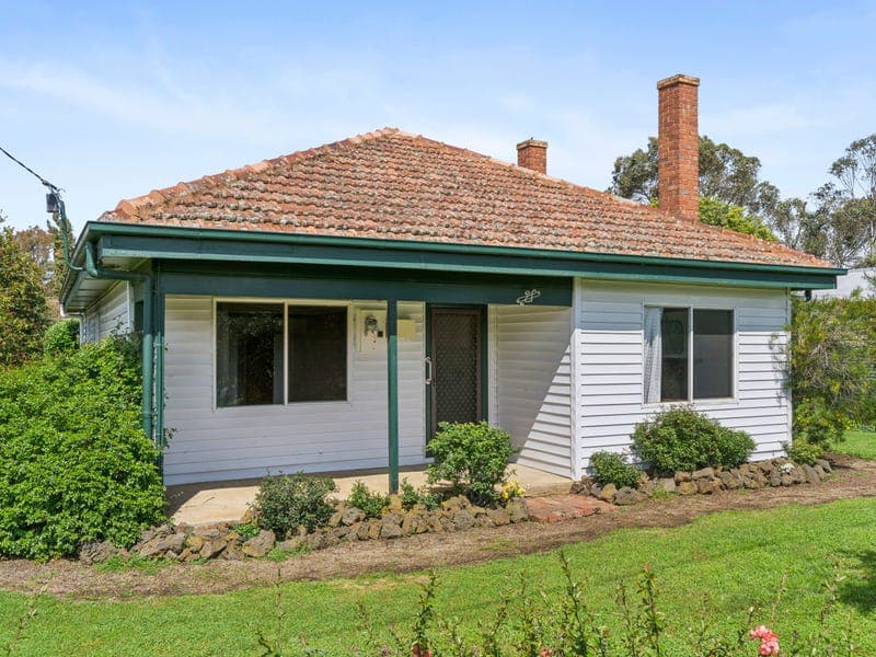 21 Logan Street, Derrinallum