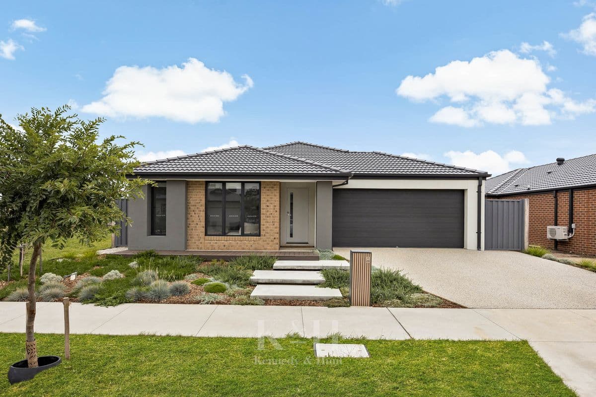 8 Angus Way
