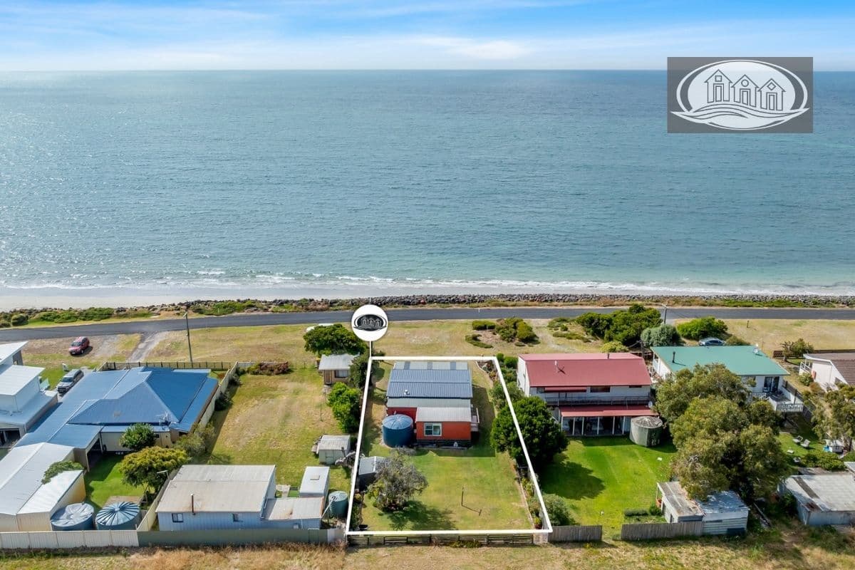 17 BEACH ROAD