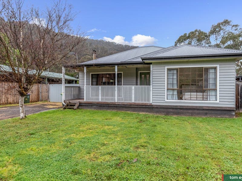 34 Riverside Crescent