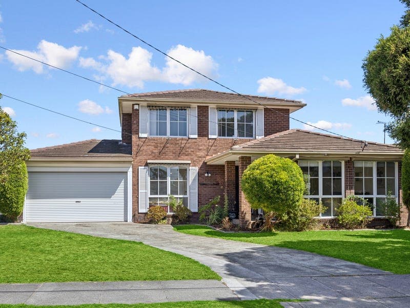 35 Pasadena Crescent, Bentleigh East