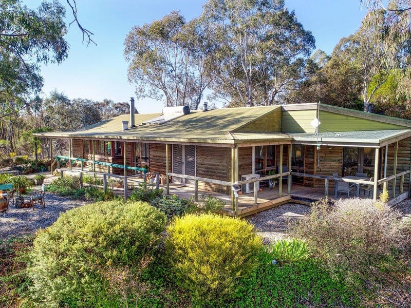 15 McMillan Point Drive, Howes Creek