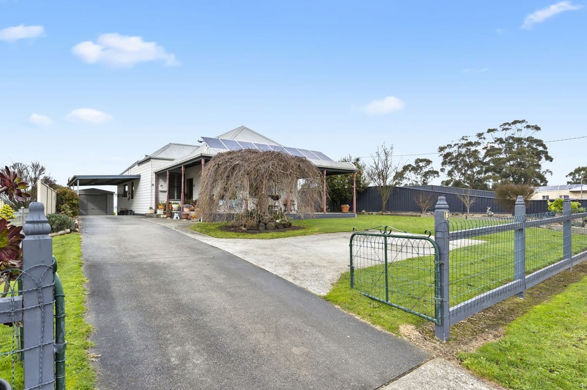 13 Nyora Road