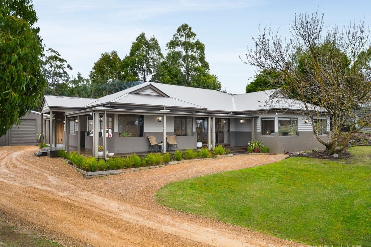 30 Grandview Crescent