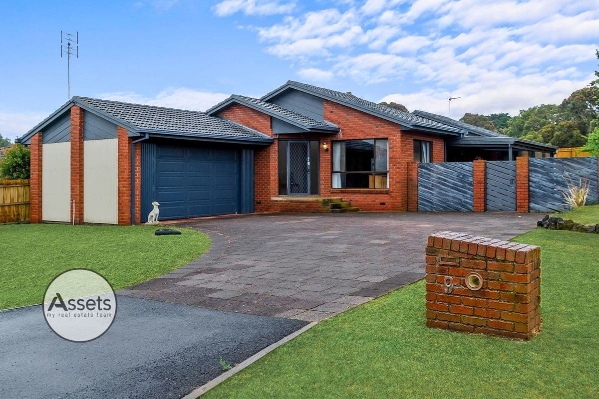 9 LALOR STREET