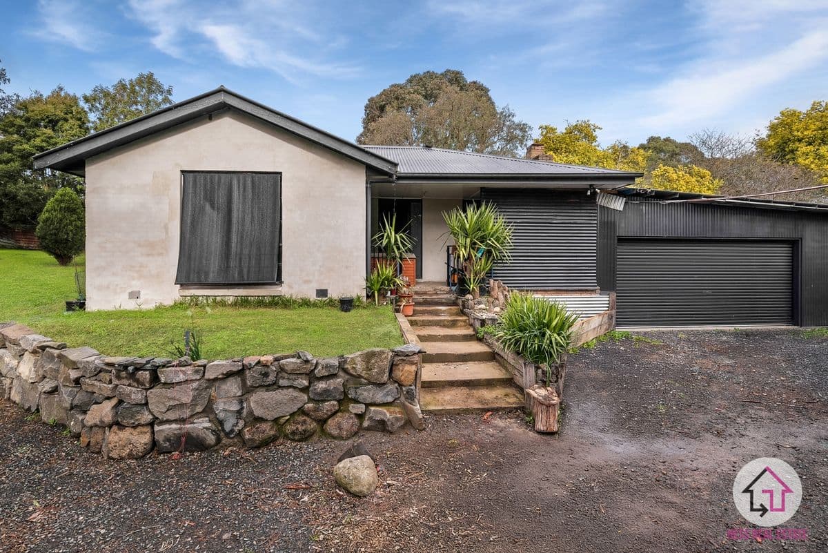2 Elizabeth Court