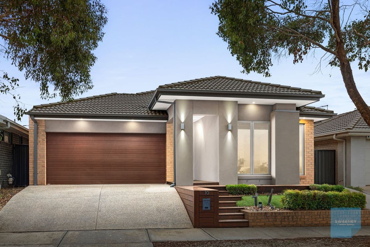 10 Alabaster Avenue