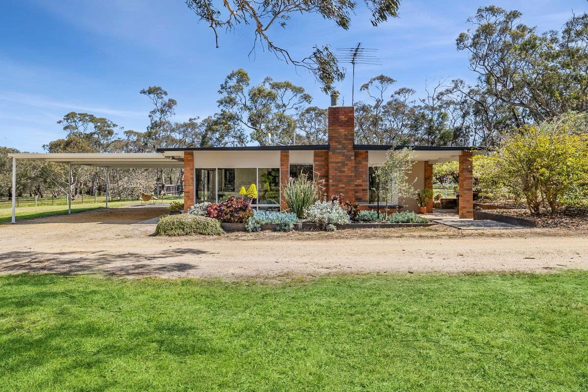 205 Loutitt Bay Road