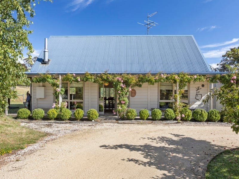 550 Porcupine Ridge Road, Porcupine Ridge