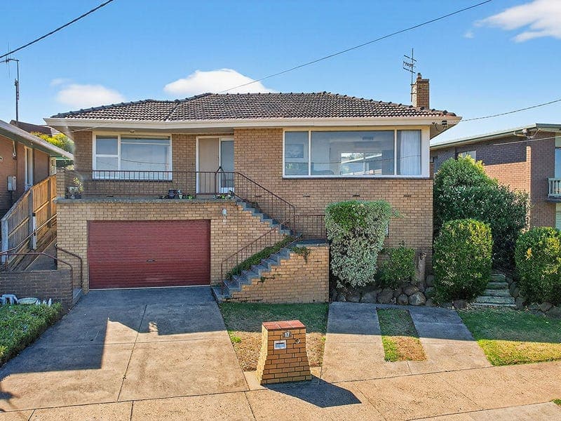 17 Maxwell Grove, Warrnambool