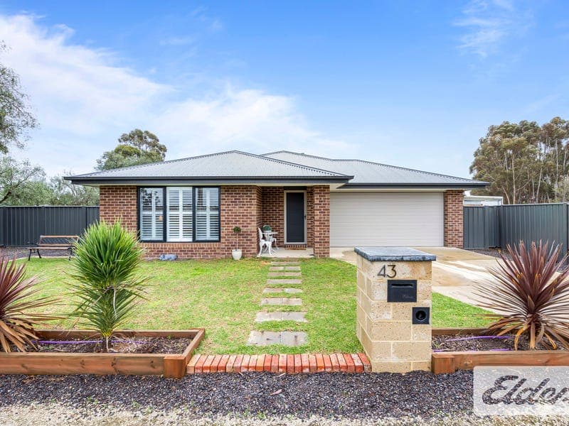 43 New Station Street, Cressy