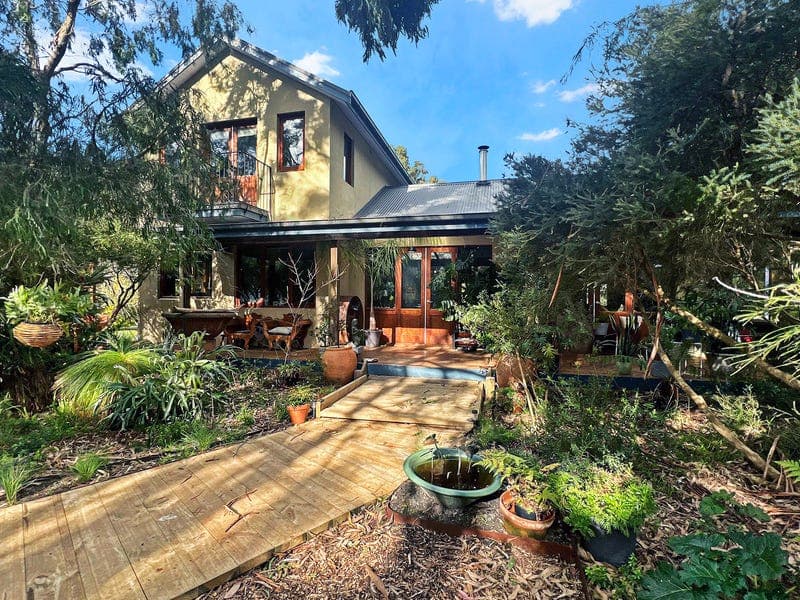 4 Galbraith Way