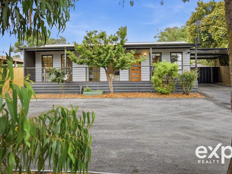 18 Dean Crescent, Launching Place