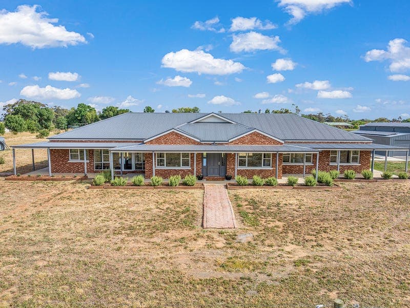 572 Lancaster Road, Lancaster