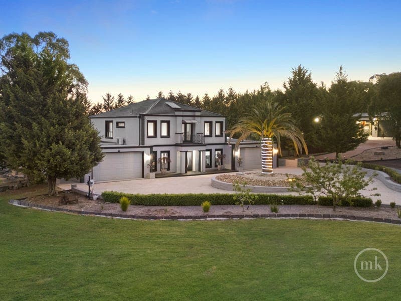 15 NORTH OATLANDS ROAD