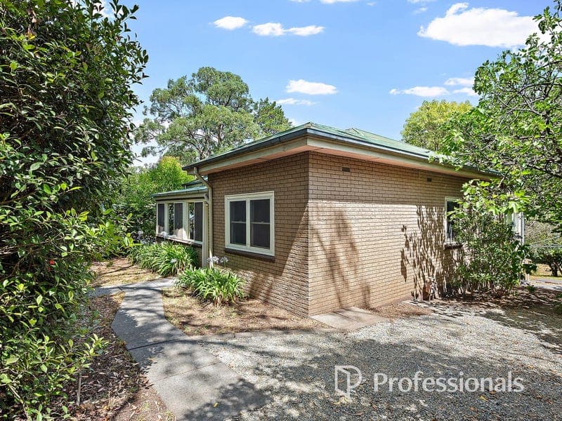 10 Monbulk Road, Mount Evelyn