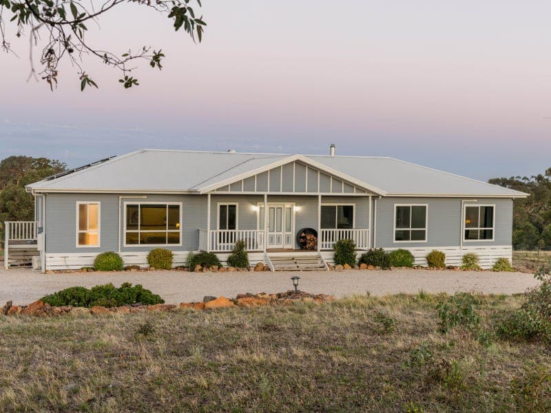 527 Patons Road, Axe Creek