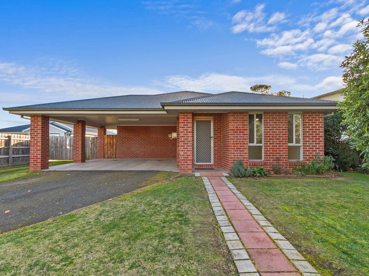 18 Traralgon-Maffra Road
